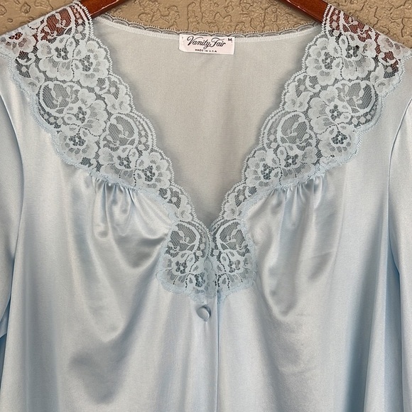 Vintage Vanity Fair Pleated Lace Detail Long Sleeve Button‎ Down Pajama Top - Picture 2 of 10